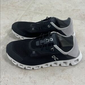 On cloud coast 7 1/2 like new